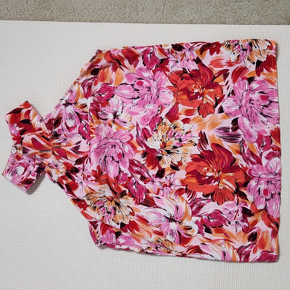Shein Pink/Orange Floral halter neck Sleeveless Top Size-Small NWOT